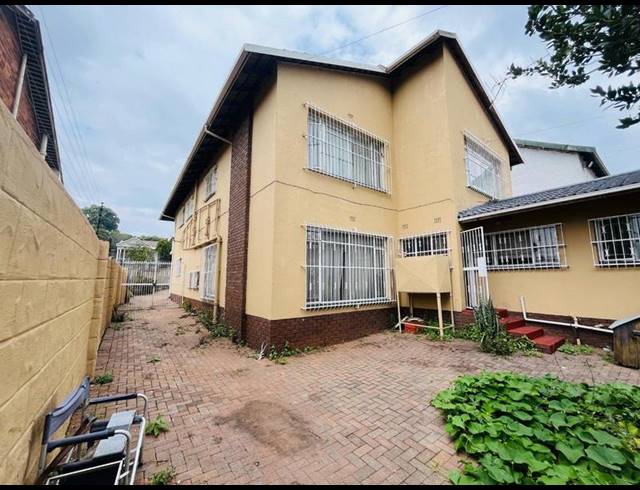 4 BEDROOM HOUSE FOR SALE IN KENSINGTON